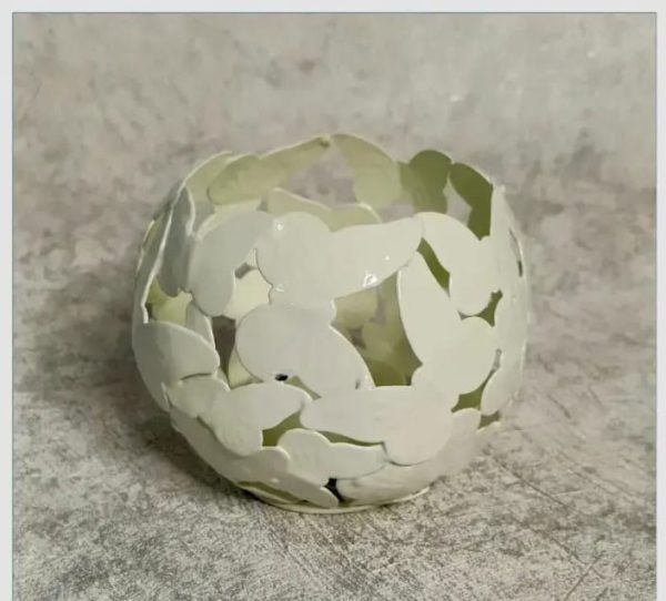 Spherical candle holder