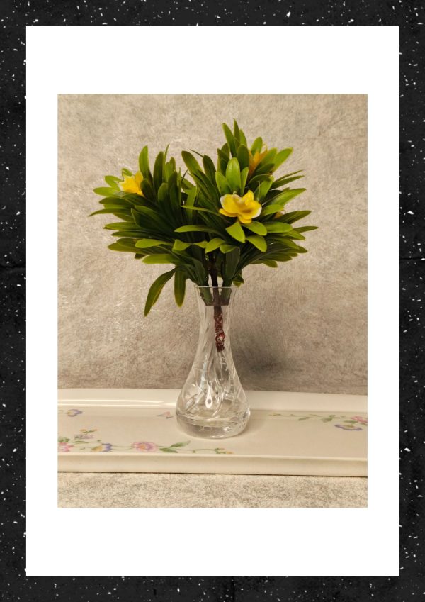 Clear glass vase