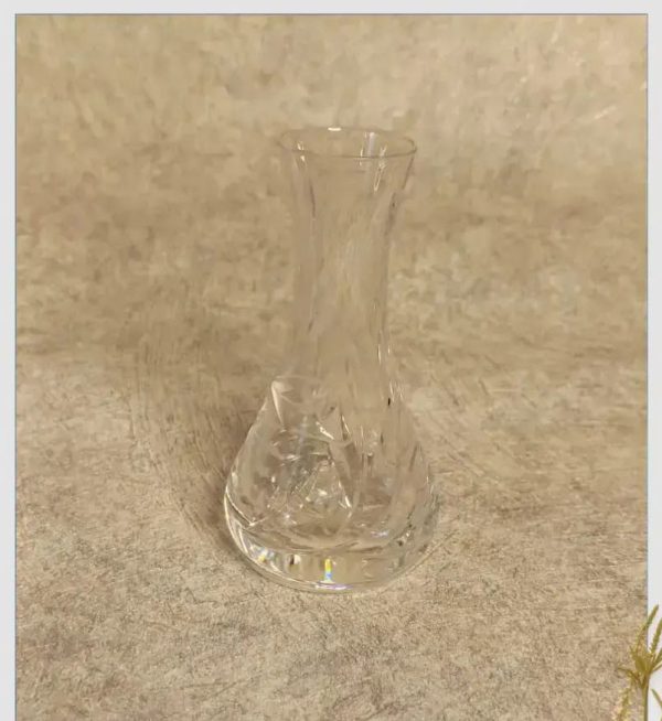 Clear glass vase